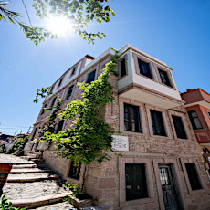 Cunda Mahmut Bey Konağı